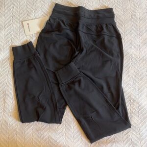 NWOT lululemon ready to rulu jogger - size 0 (black)